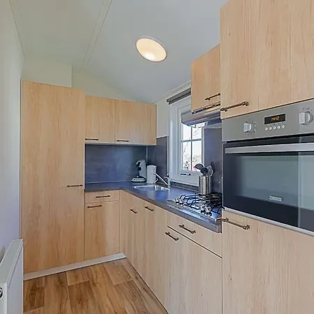 Luttikduin Nr 15 - Aan Zee *